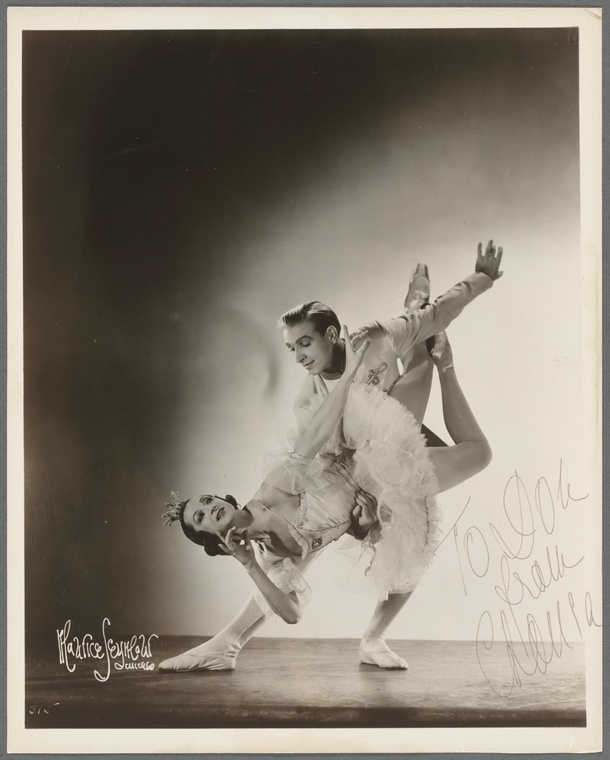 Black and white photo of Frederic Franklin holding Alexandra Danilova in a fish dive